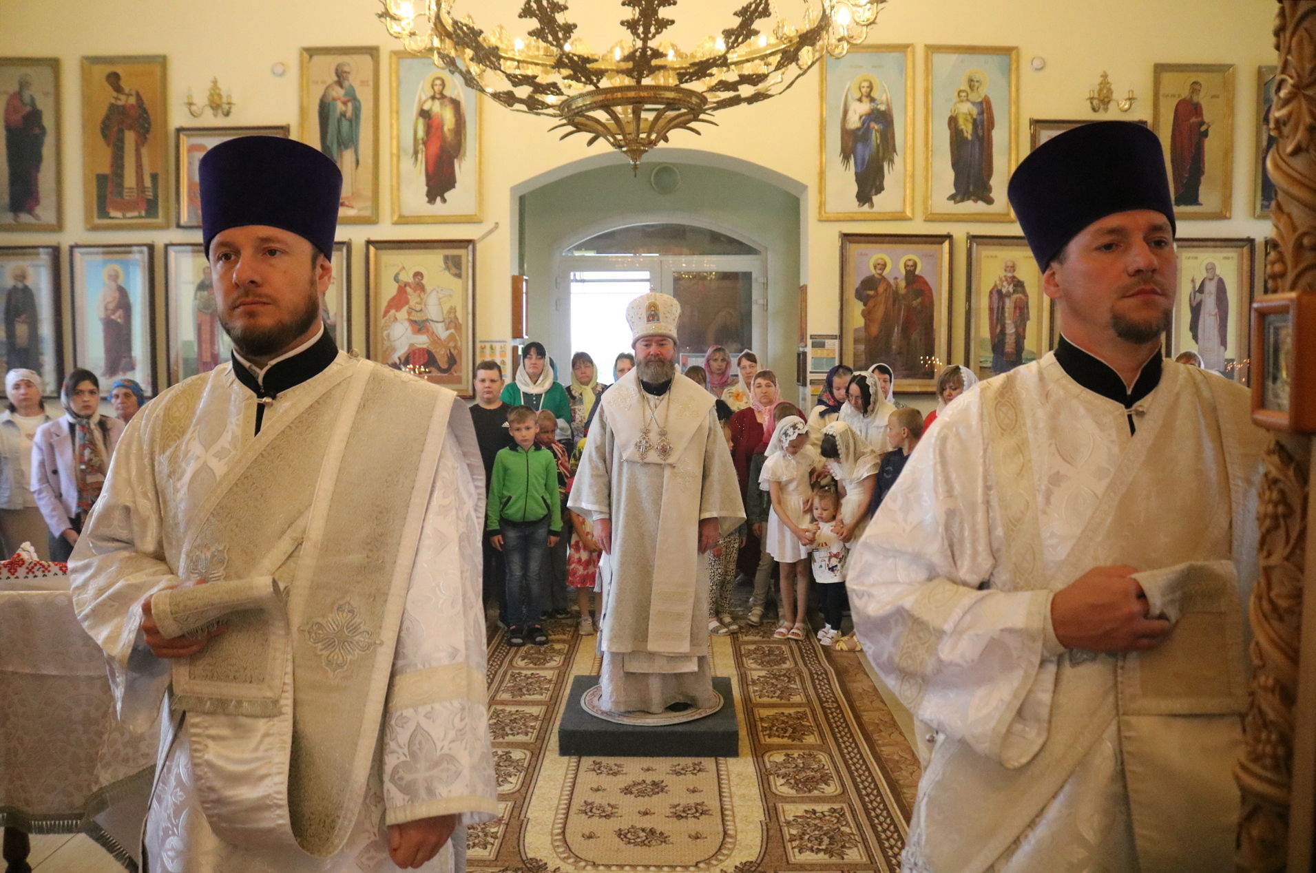 Епископ Софроний совершил богослужения в праздник Вознесения Господня -  Губкинская епархия - официальный сайт